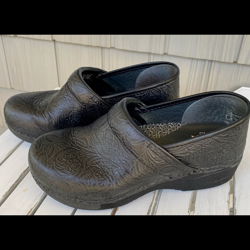 Women’s Dansko Clogs Size 39